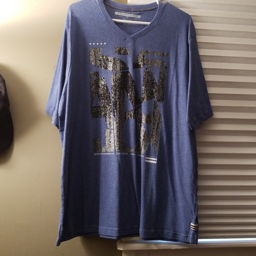 Sean John T shirt